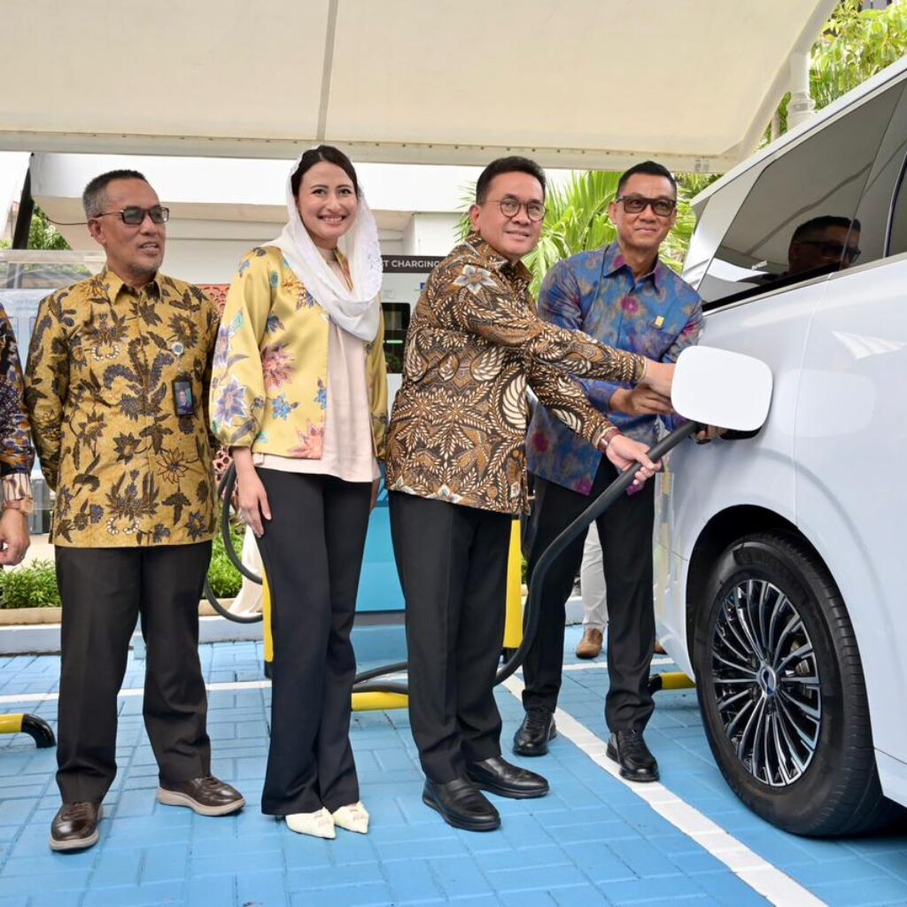 Ramadhan 2026 : Kolaborasi PLN dan Kementerian Perdagangan Hadirkan SPKLU Ultra Fast Charging