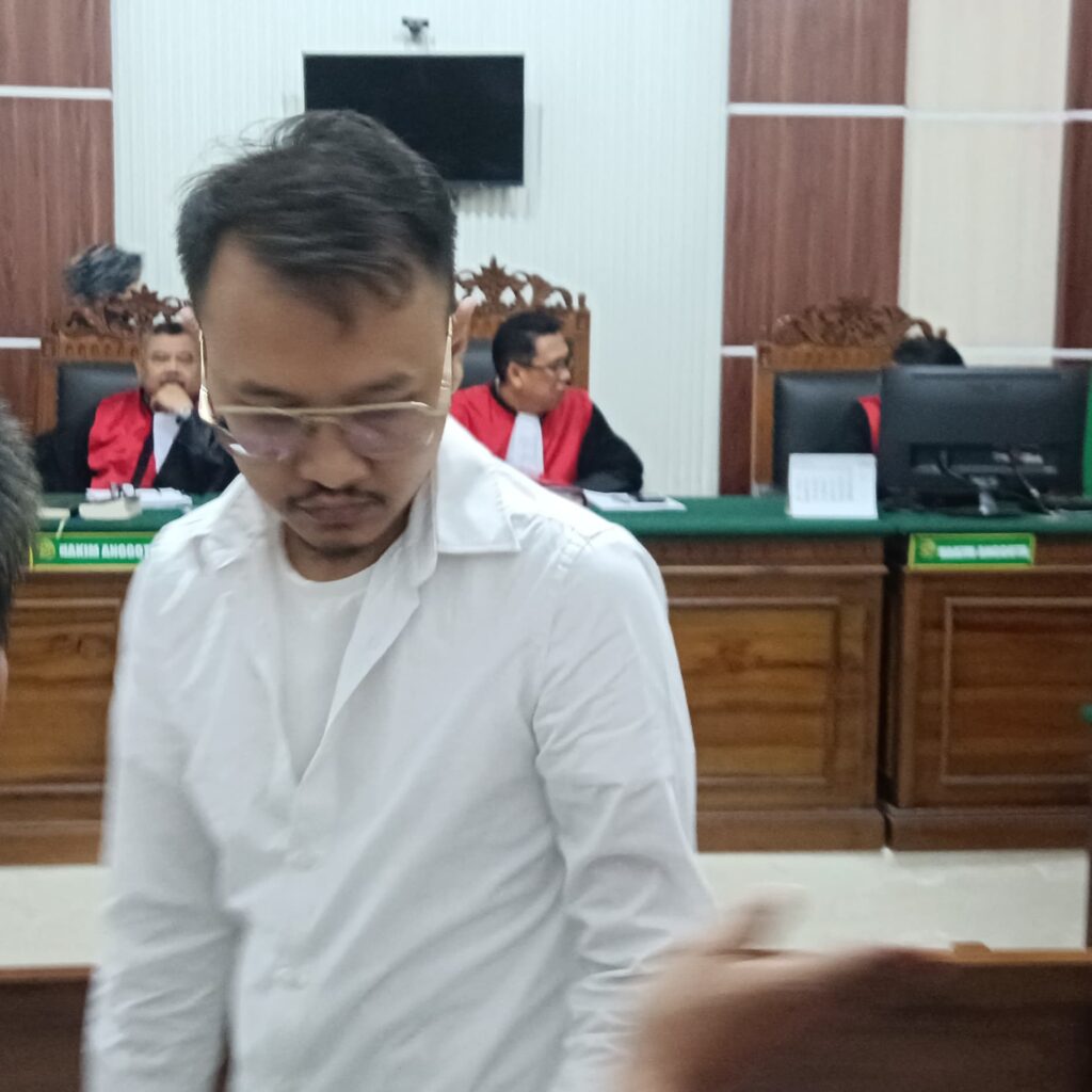 Nekat Robohkan Rumah Tetangga dengan Ekskavator, Permadi Wahyu Dituntut 3 Tahun Penjara