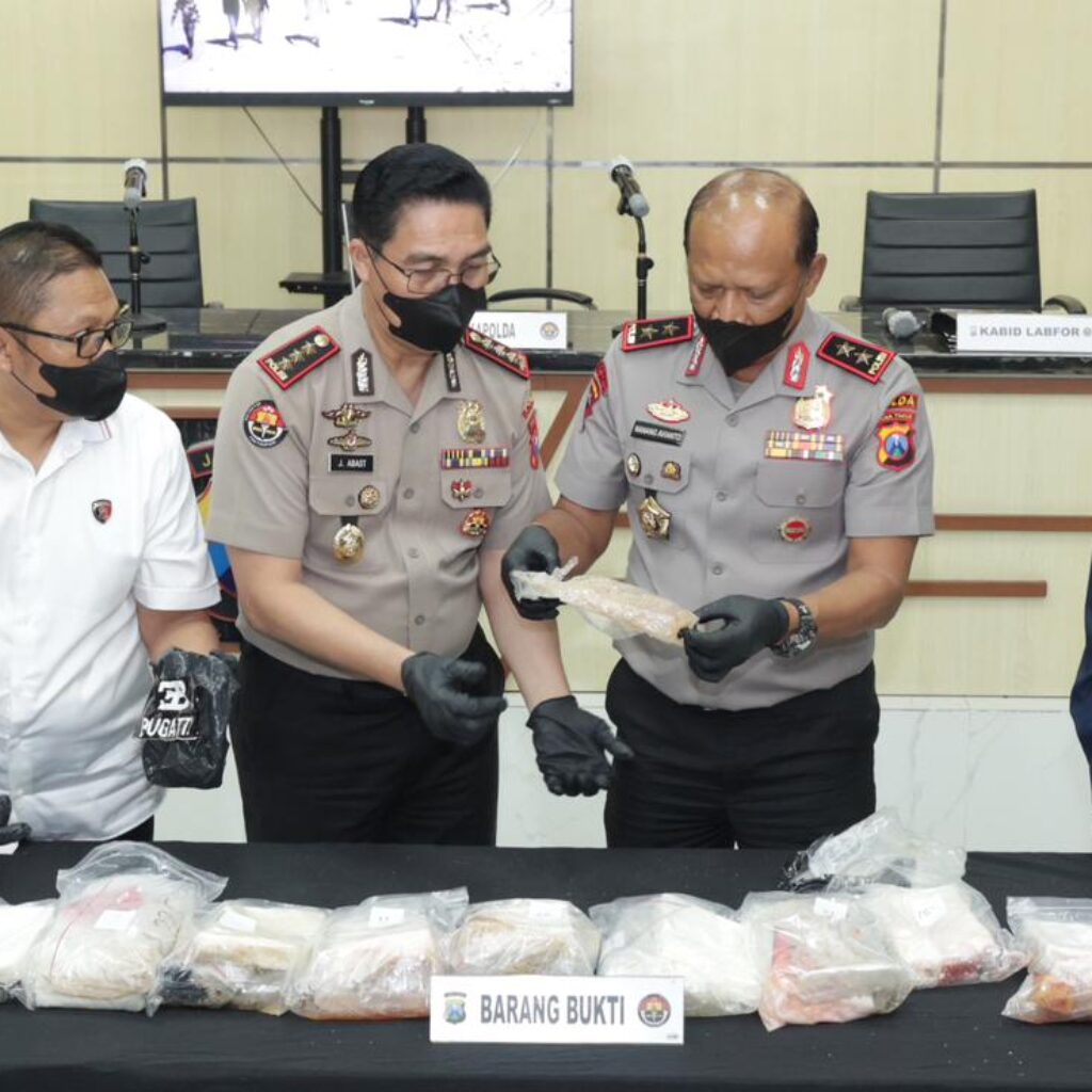 Geger! 27,83 Kg Diduga Kokain Ditemukan di Pesisir Sumenep, Polda Jatim Lakukan Uji Lab