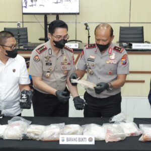 Geger! 27,83 Kg Diduga Kokain Ditemukan di Pesisir Sumenep, Polda Jatim Lakukan Uji Lab