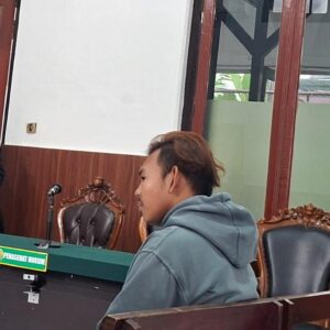 Sopir Mobil Dinas Polri Tabrak Pemotor hingga Pingsan di Depan Polda Jatim, Dituntut 4 Bulan Bui