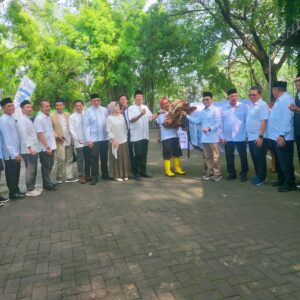 Danareksa Tingkatkan Bantuan Kurban, 14 Sapi dan 12 Kambing Dibagikan di Surabaya