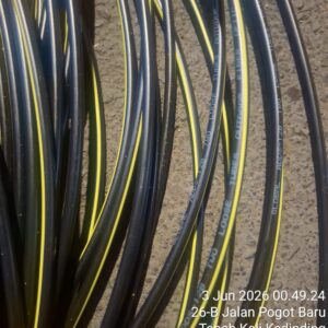 Penarikan Kabel Fiber Optik Airnet Tengah Malam di Kedinding Disorot, Diduga Tak Kantongi Izin Kelurahan 