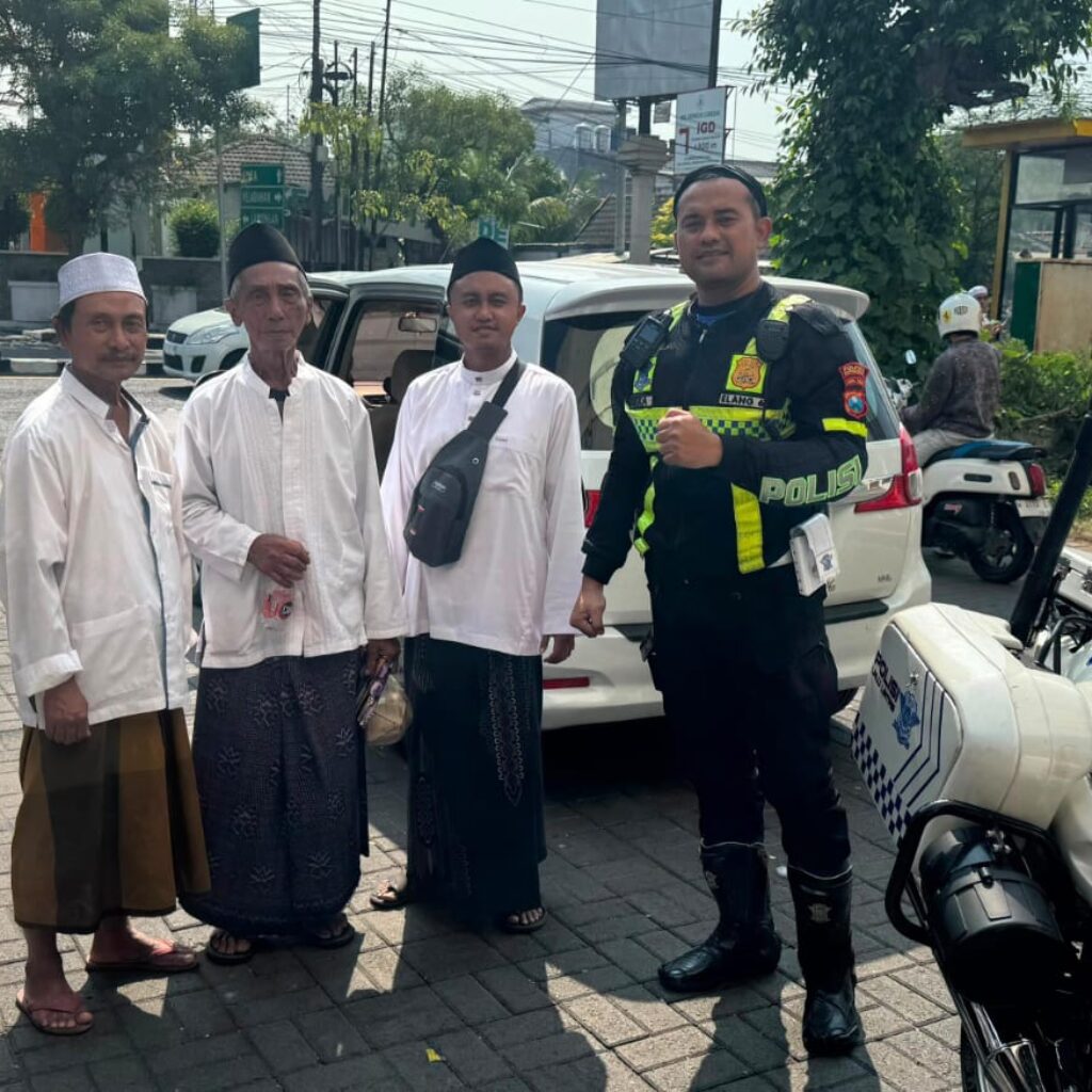 Polisi Humanis di Tengah Haul Akbar, Lansia 90 Tahun yang Hilang Berhasil Dipertemukan Kembali dengan Keluarga