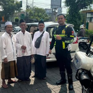 Polisi Humanis di Tengah Haul Akbar, Lansia 90 Tahun yang Hilang Berhasil Dipertemukan Kembali dengan Keluarga