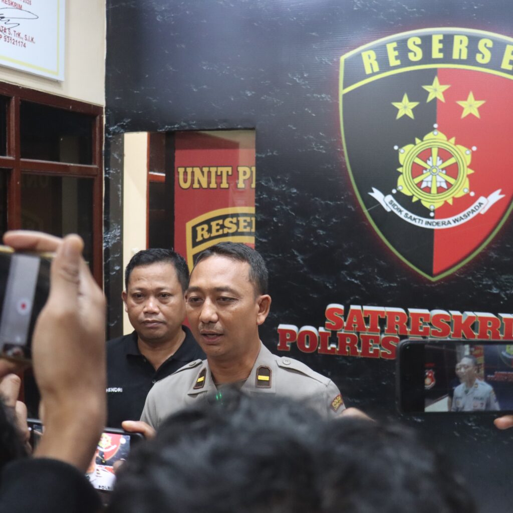 Polres Lumajang Bongkar Jaringan Pencurian Sapi, Penadah Ditangkap dan Senpi Rakitan Ditemukan Saat Kejar Pelaku Utama