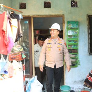 Wujud Kepedulian HUT Bhayangkara ke-80, Polres Gresik Bedah Rumah Purnawirawan Polri di Driyorejo