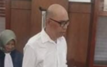 Asyik Taruhan Togel-Roulette di Warkop Gayungsari, Erwin Terancam 1,5 Tahun Penjara